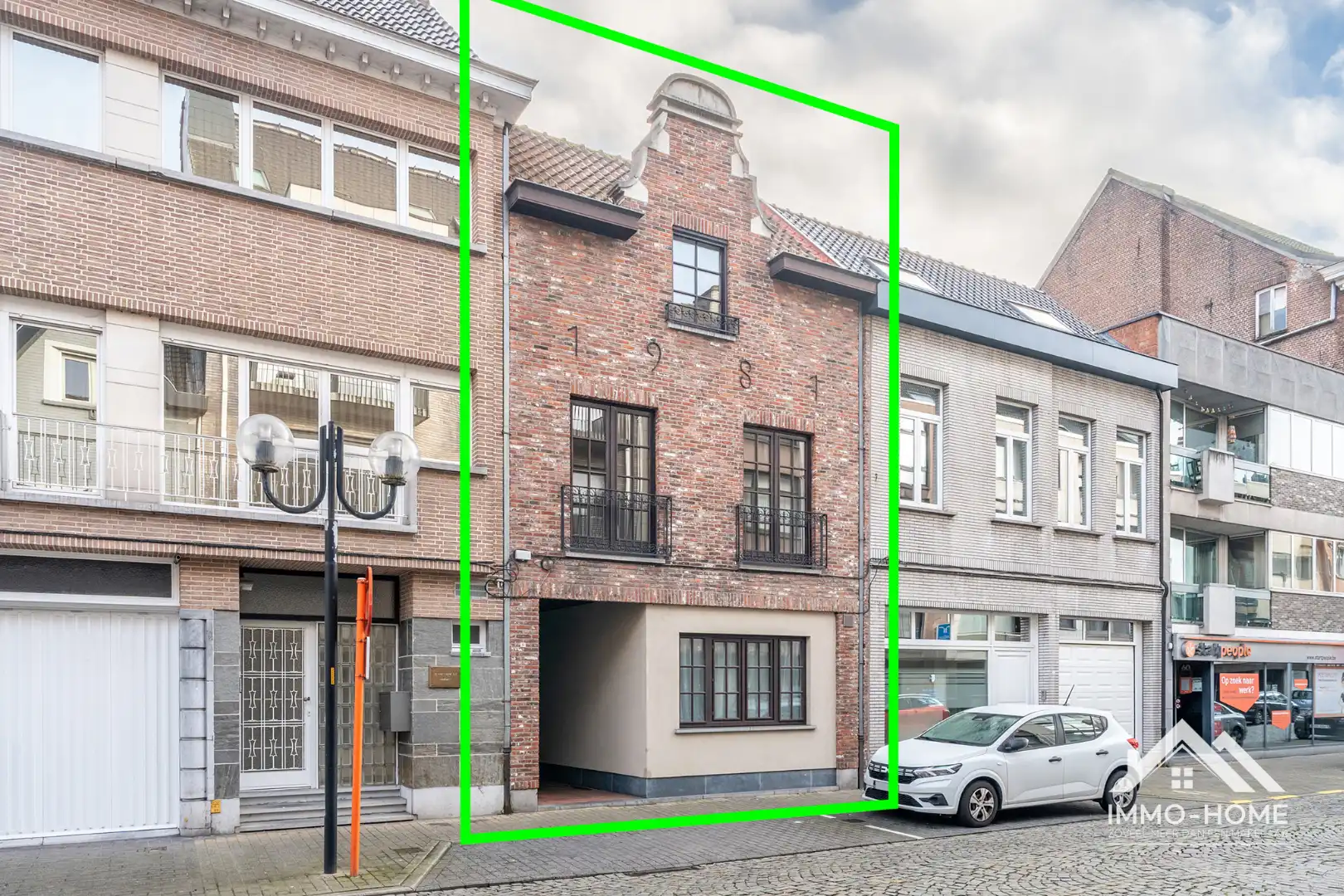 Instapklare duplex met ruim terras in hartje Lokeren foto 21