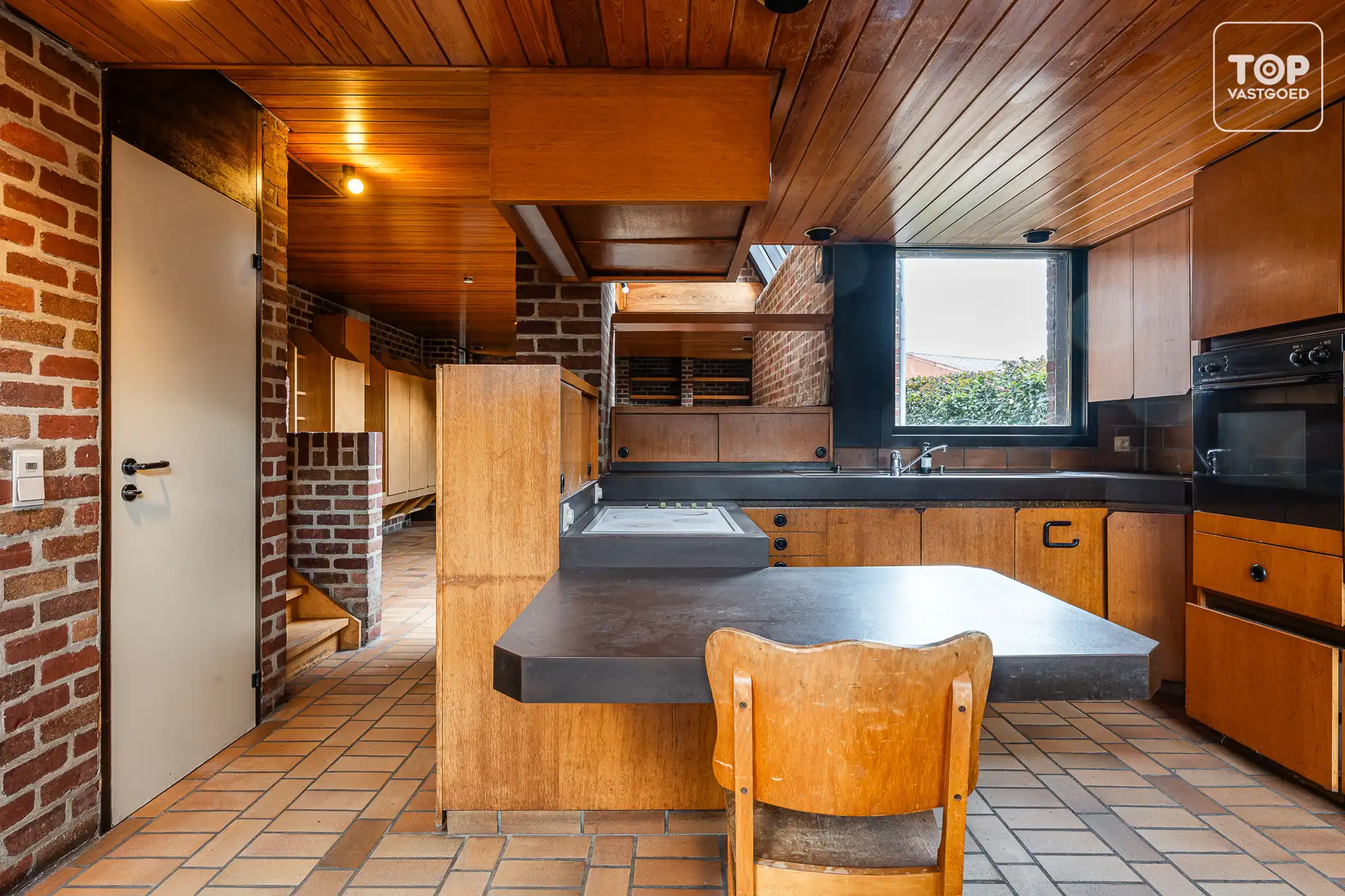 Architecturale woning met 4 slaapkamers en dubbele garage foto 8