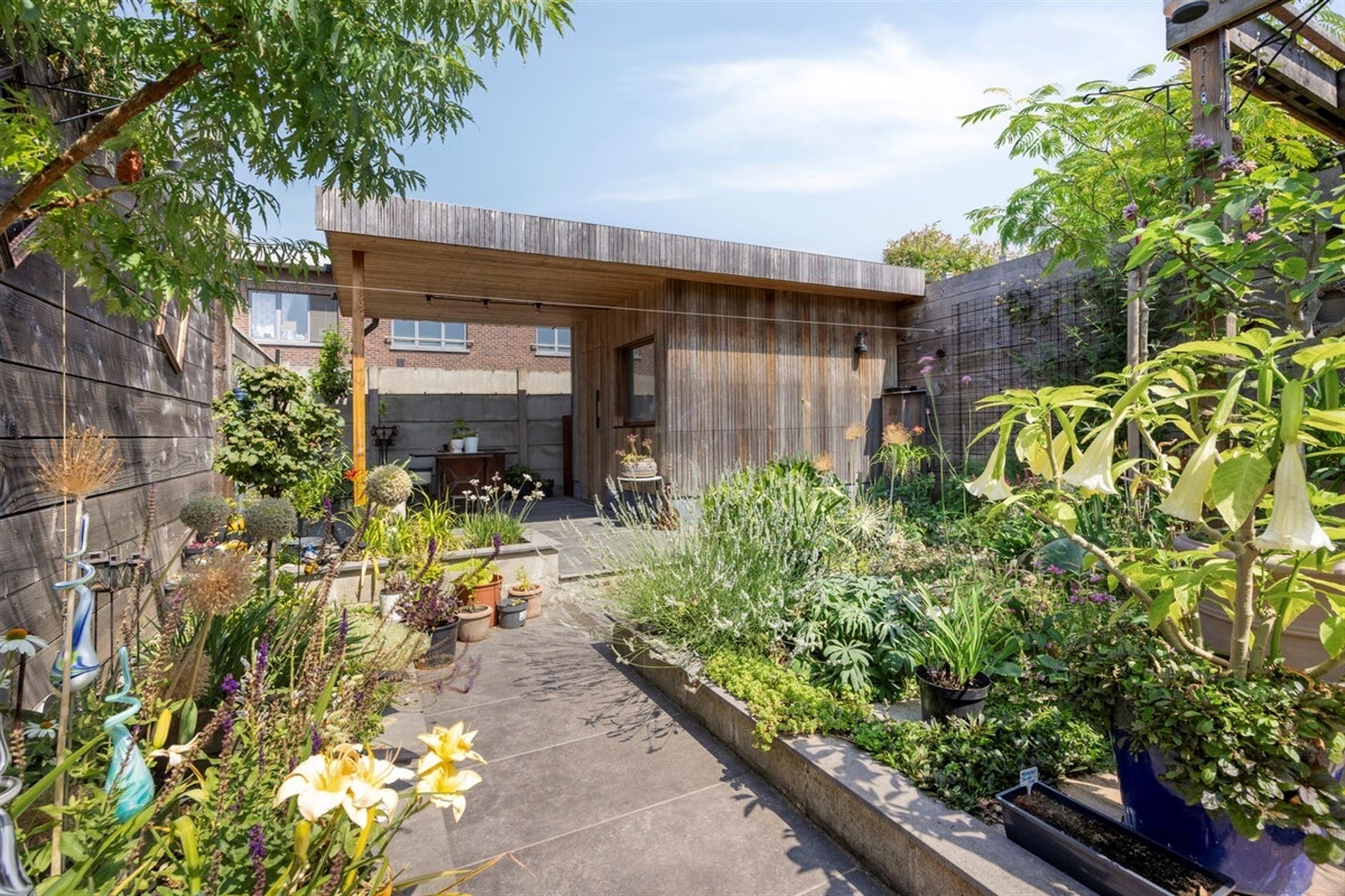 Instapklare woning met prachtige tuin foto 19
