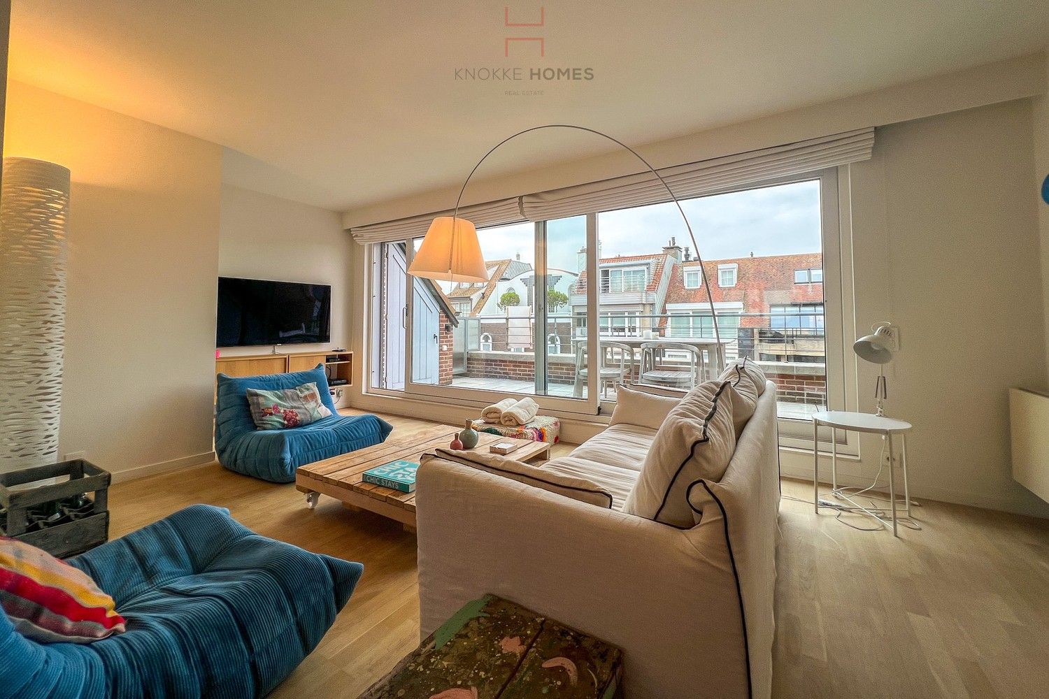Ruime en gezellig gemeubelde vakantie-duplex met 2 mooie terrassen op de Van Bunnenlaan foto 4