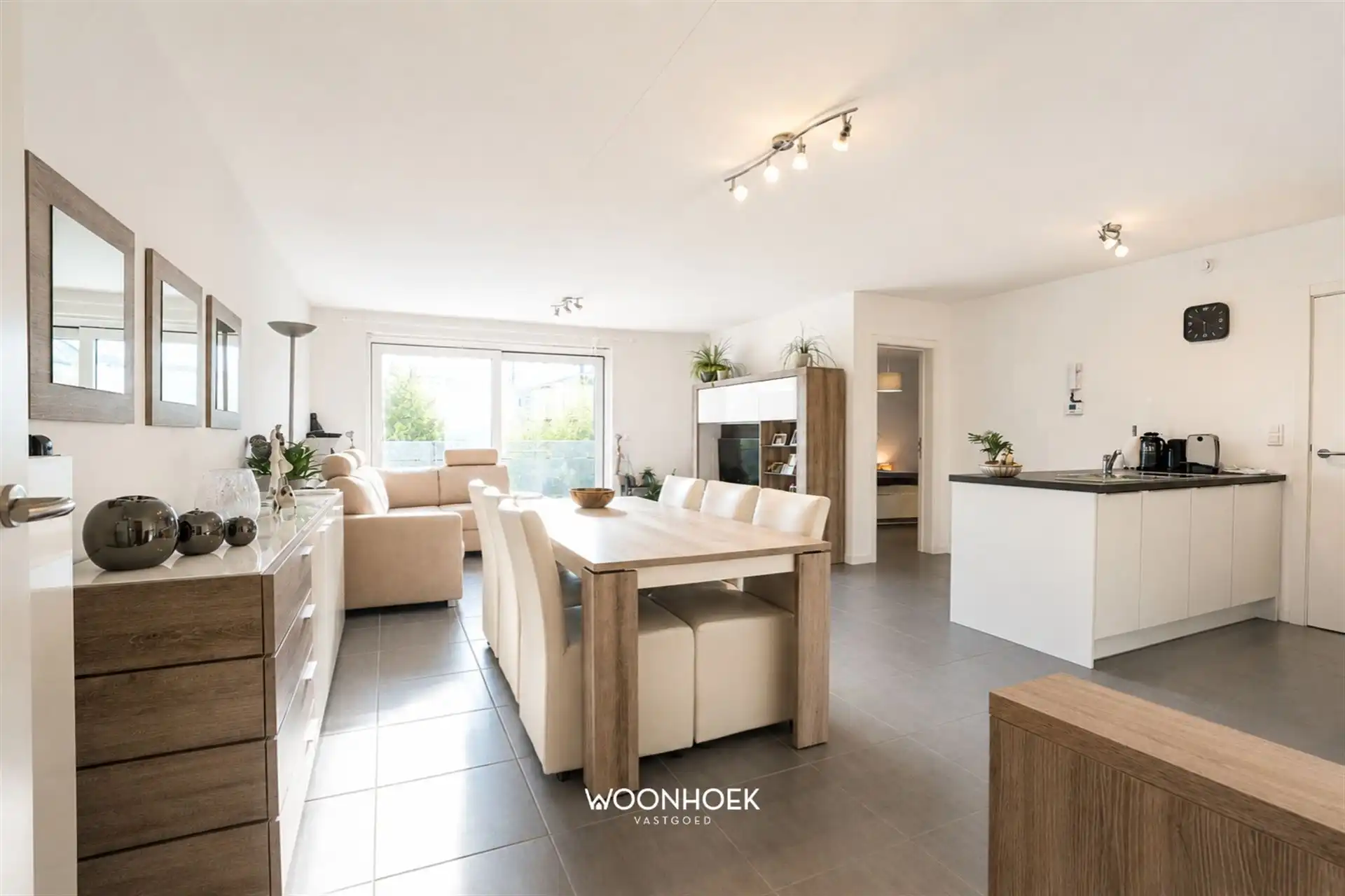 Lichtrijk, energiezuinig appartement met gezellig terras  foto 2
