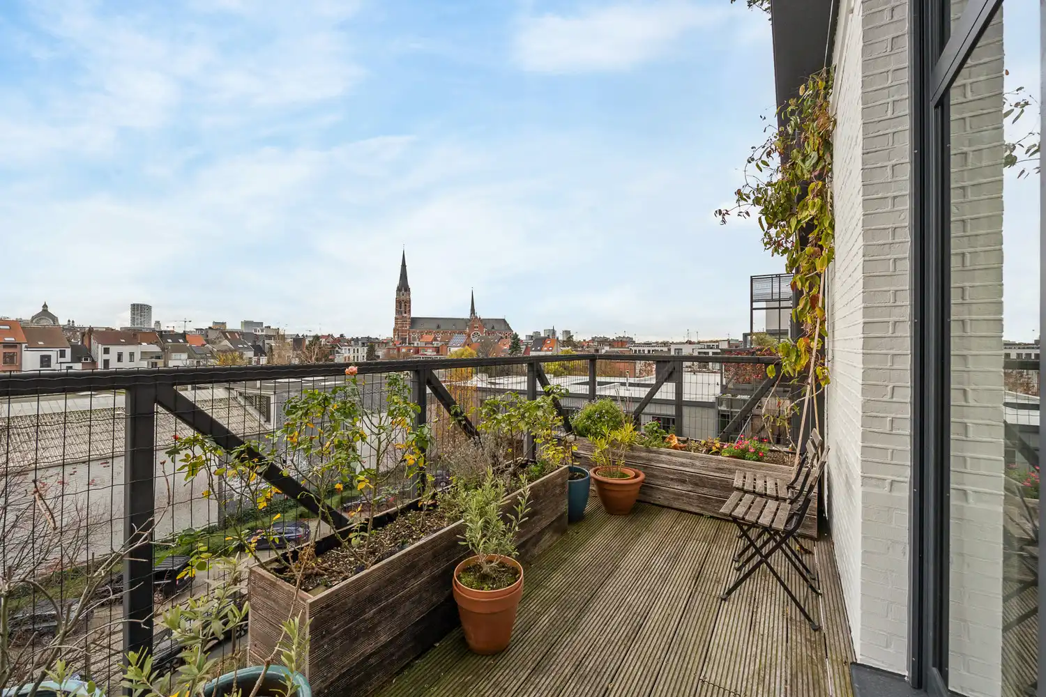 Een woning in de lucht: 'Uitzonderlijke loft 200m² + aangelegde daktuin, terras en 2 optionele garages in rustig, groen woonerf op de grens Borgerhout/Antwerpen' foto 10