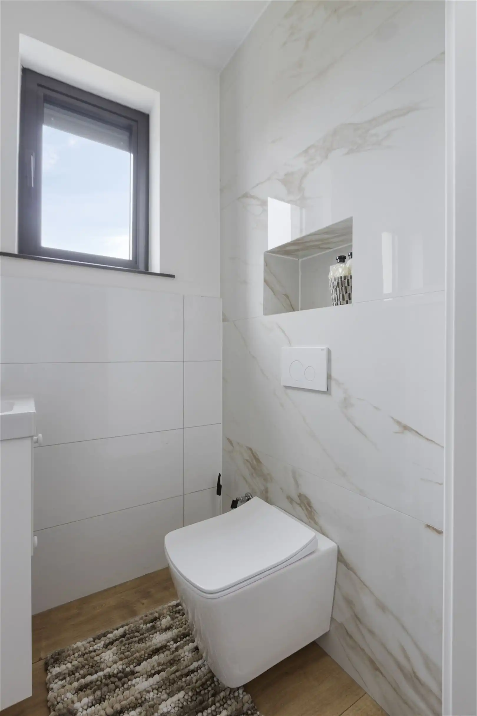 TE KOOP: Gerenoveerde woning met 3 slaapkamers te Houthalen! foto 16