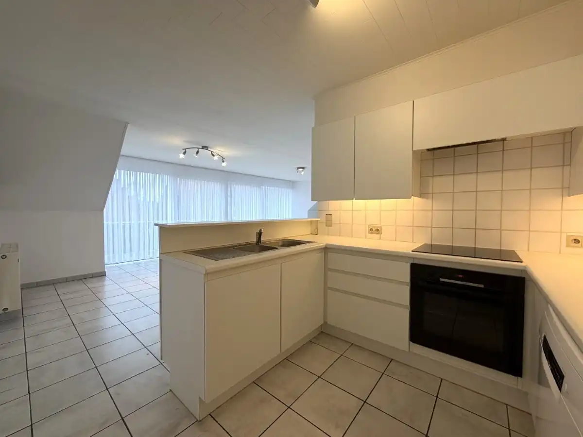 Moorslede - Ruim appartement met een lichtrijke leefruimte in het centrum foto 5