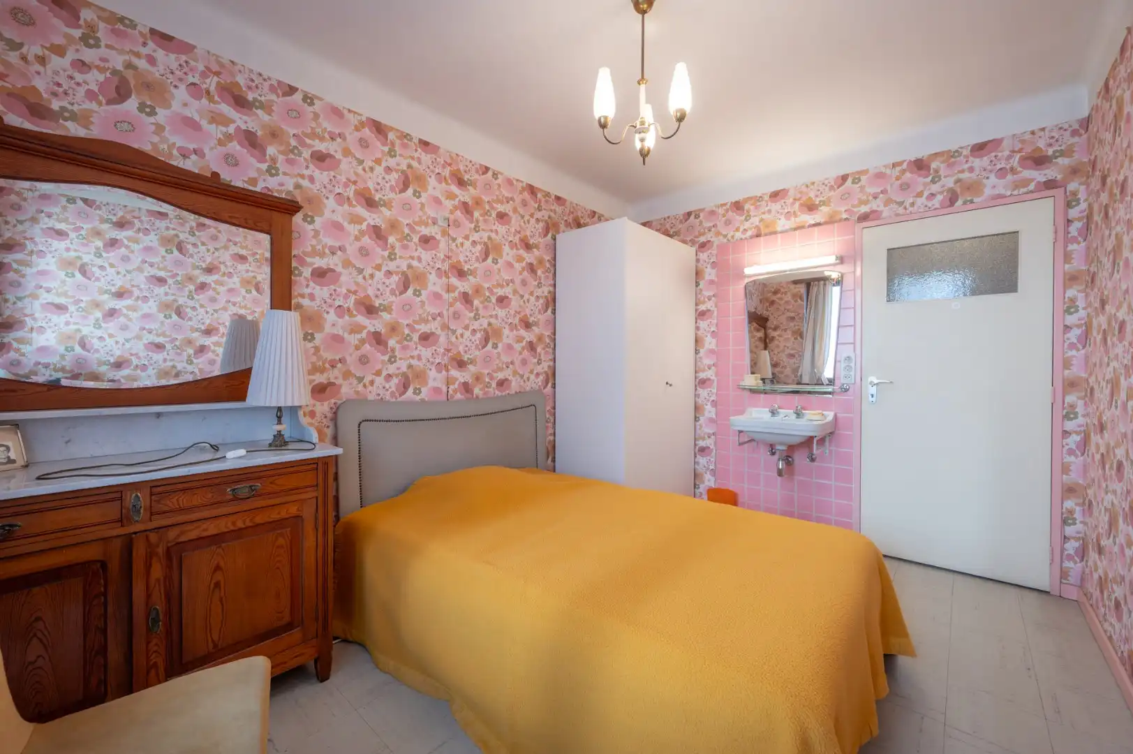 Te renoveren appartement met 3 slaapkamers op uitzonderlijke ligging vlakbij het Casino. foto 13