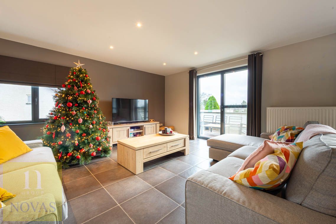 Unieke locatie, 3 slaapkamers, groot terras, heel ruime woonkamer foto 2