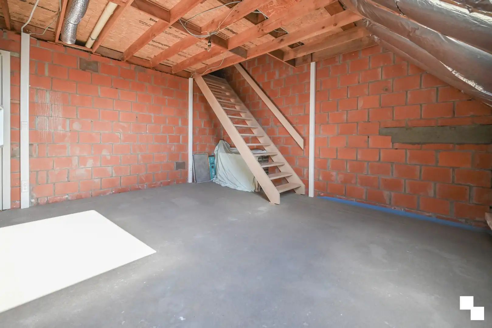 Ruime energiezuinige woning te Wevelgem foto 23