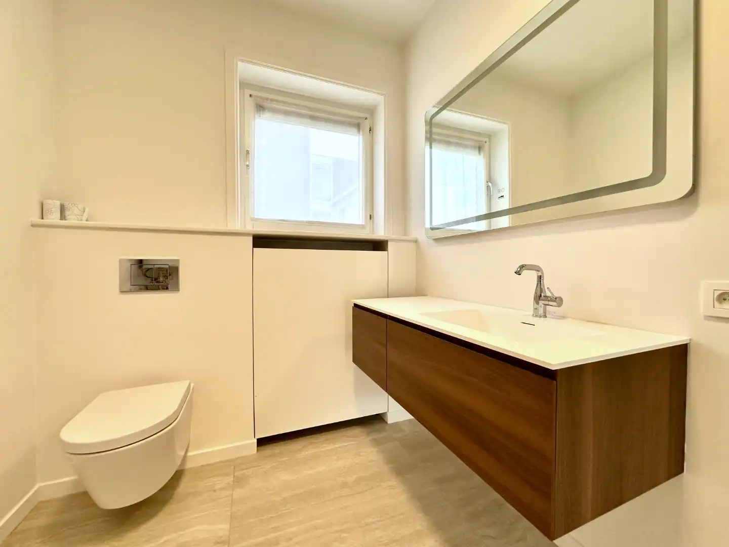 Lichtrijk appartement met twee slaapkamers foto 8