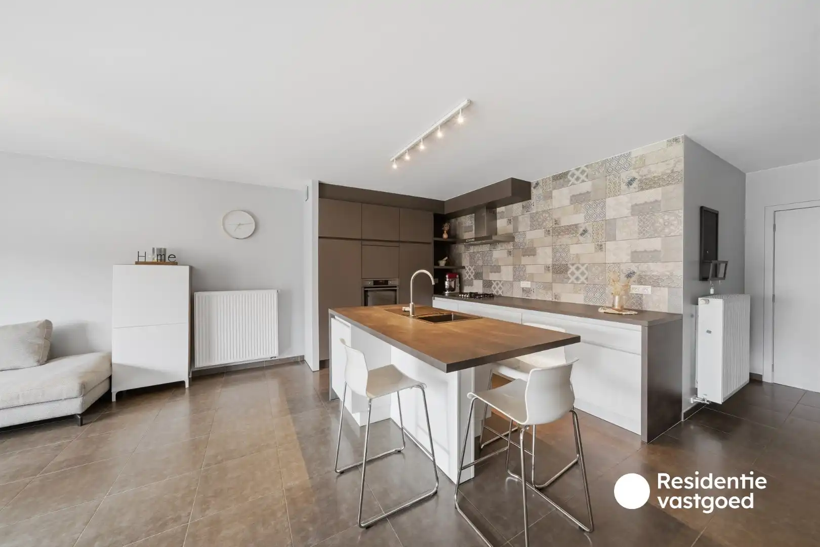 Recente en instapklare woning met 3 slaapkamers, garage en tuin te Zandvoorde! foto 10