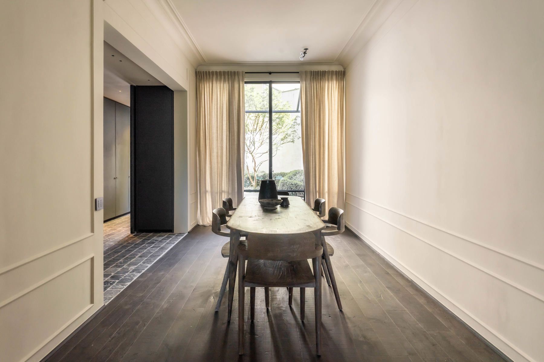 Stijlvol gerenoveerde herenwoning aan de voet van het KMSKA foto 13