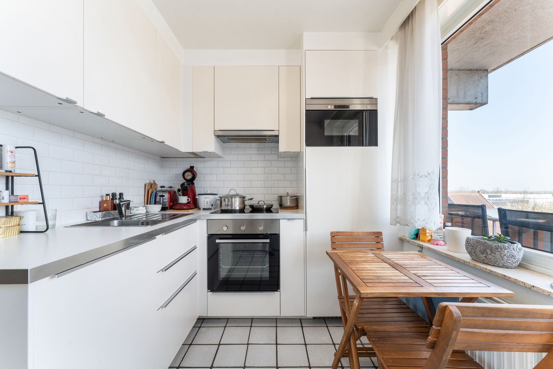 Ruim drieslaapkamerappartement in volle centrum foto 7