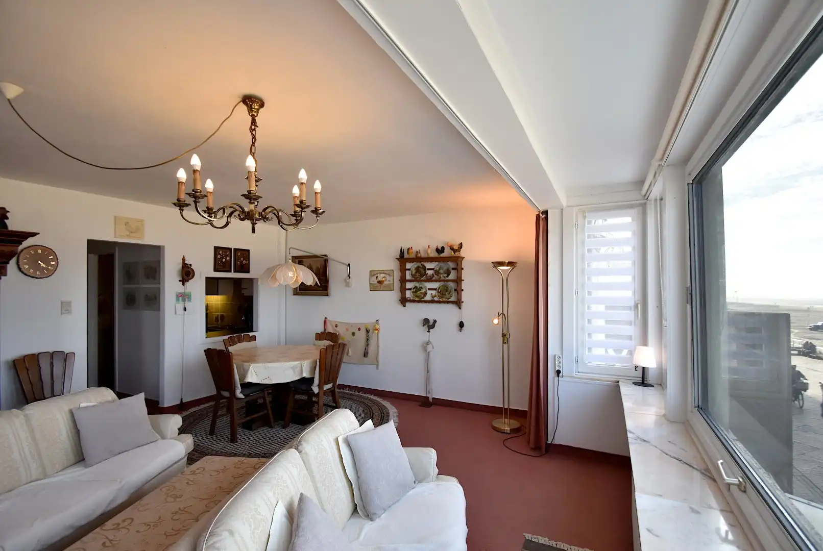 Op te frissen appartement met frontaal zeezicht op de zeedijk, De Haan foto 5