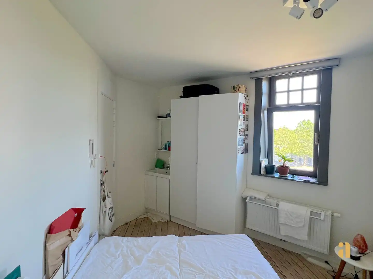 Bemeubelde studio met zicht op Baudelopark en Leie! foto 8