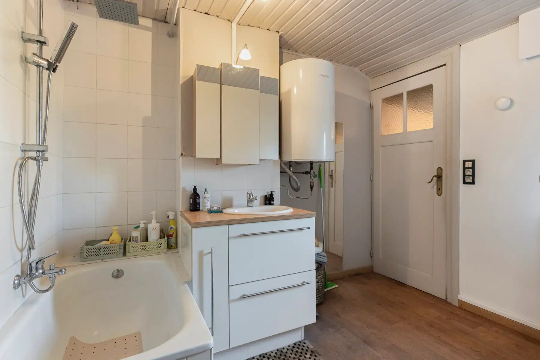 Instapklare woning met gezellige tuin en terras in het centrum van Opwijk! foto 22