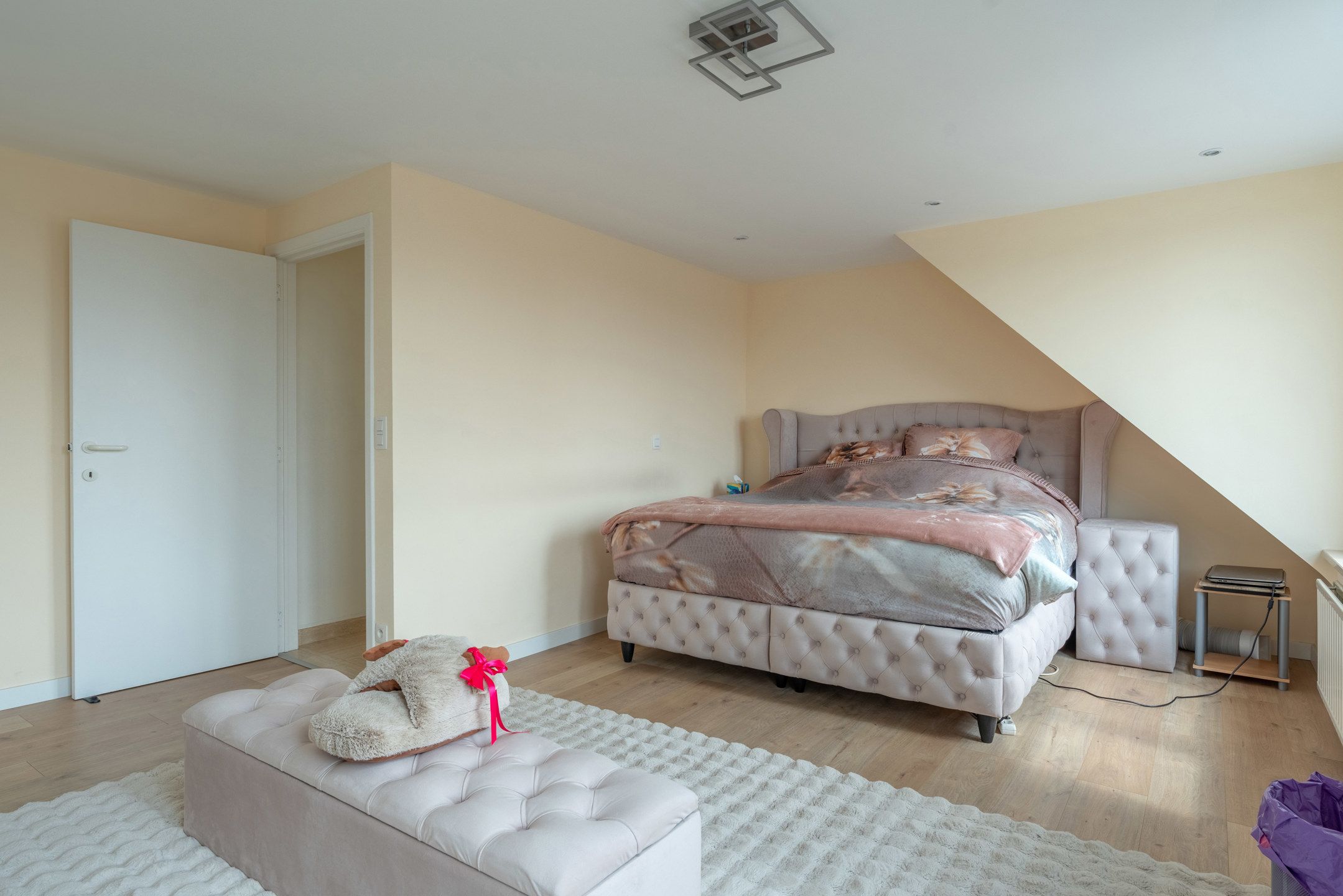 Volledig vernieuwde  woning/kantoor/handelspand met 5 slpks foto 19