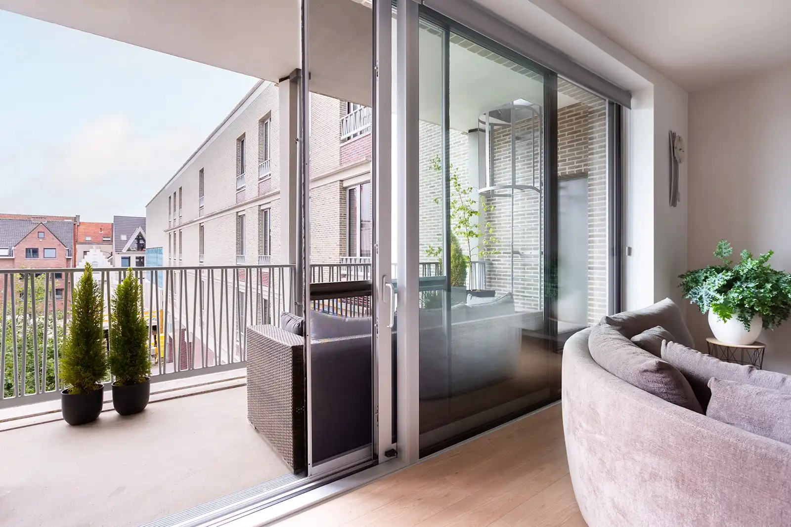 Wonen aan een verscholen plein, midden in de stad foto 7
