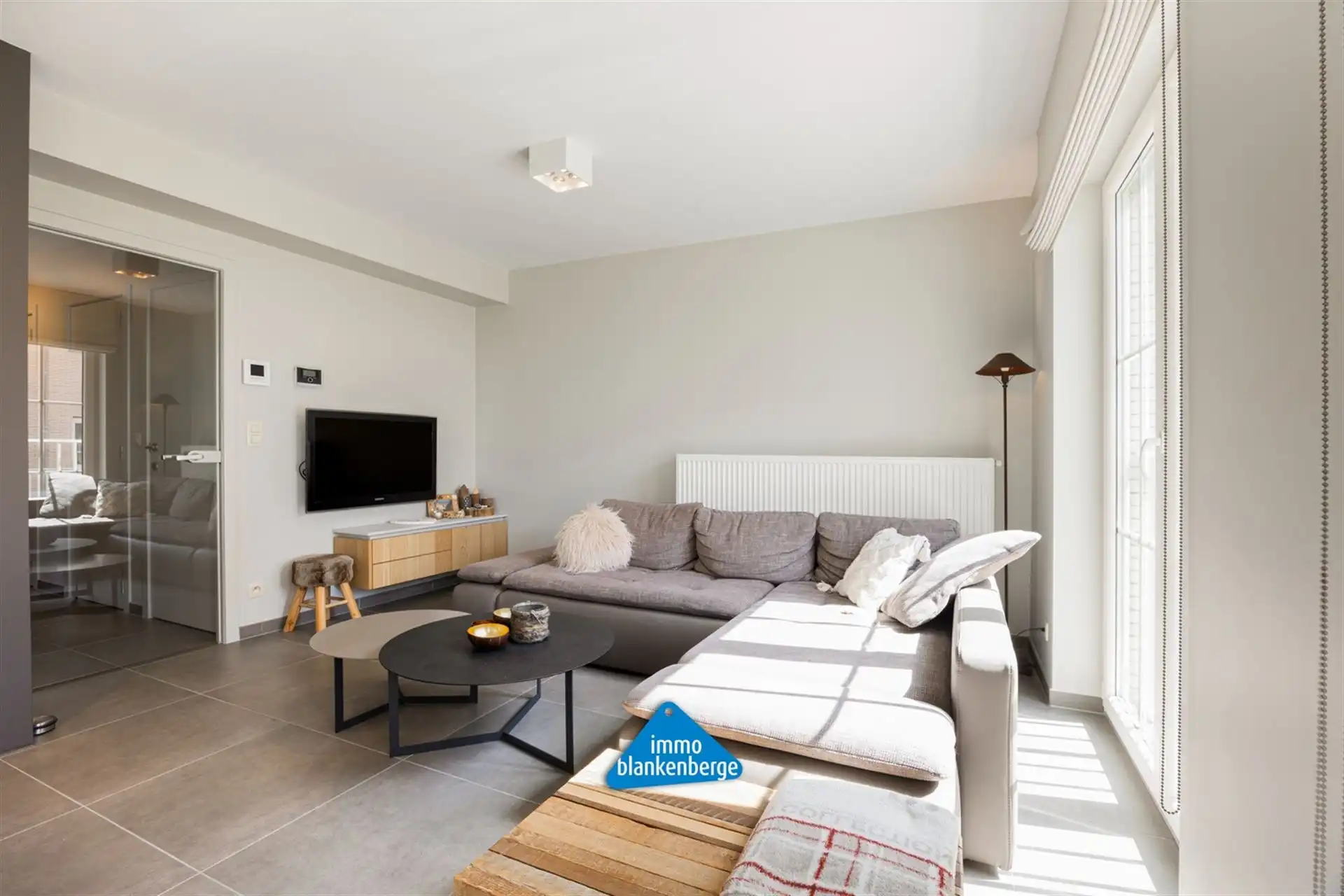 Luxe afgewerkt 2‑slaapkamerappartement met tuin in De Haan foto 2