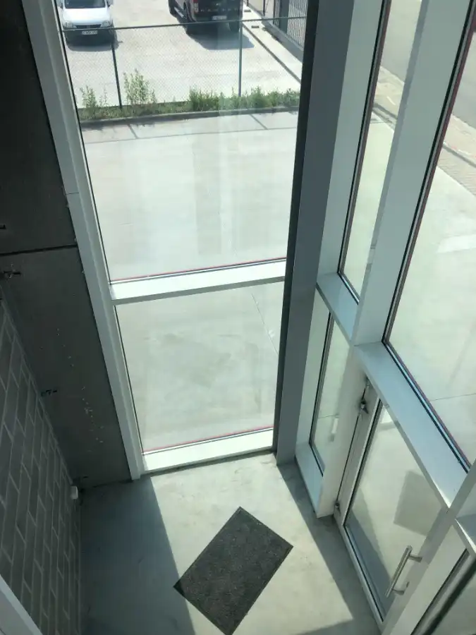 BEDRIJFSGEBOUW / STOCKAGERUIMTE foto 21