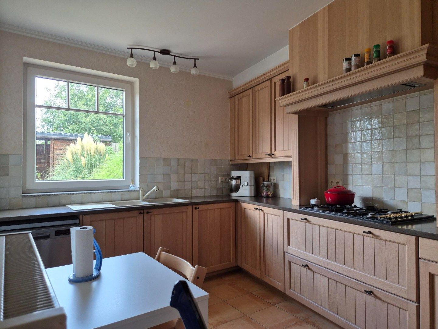 Gelijkvloers appartement met 2 slaapkamers, terras en tuin. foto 11