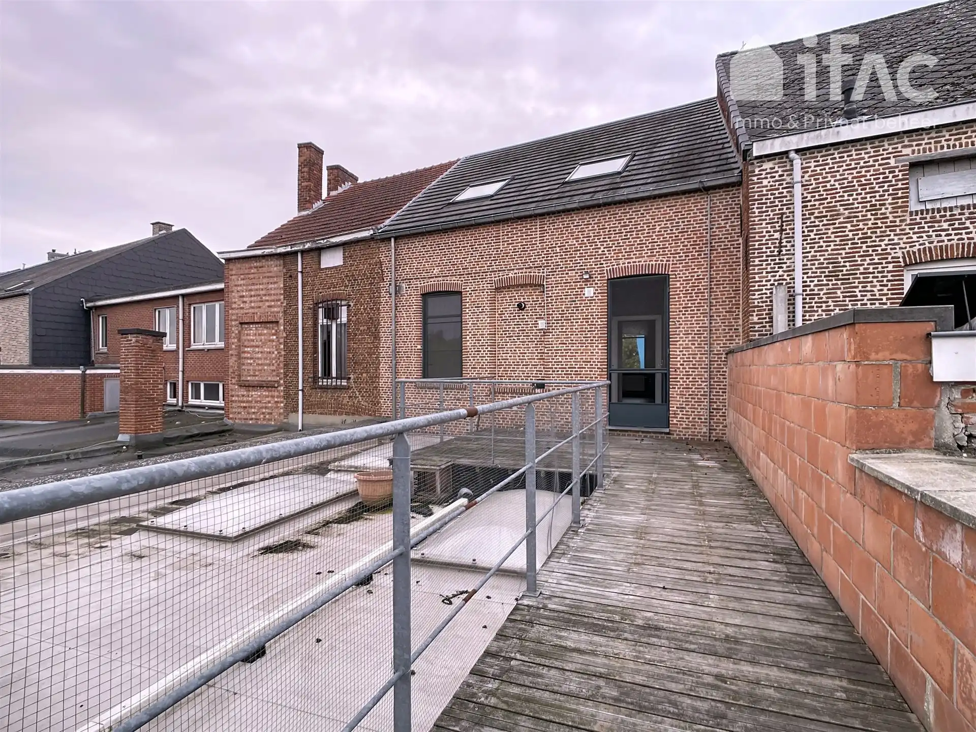 Opbrengsteigendom met basisakte handelspand + appt 2slpks foto 22