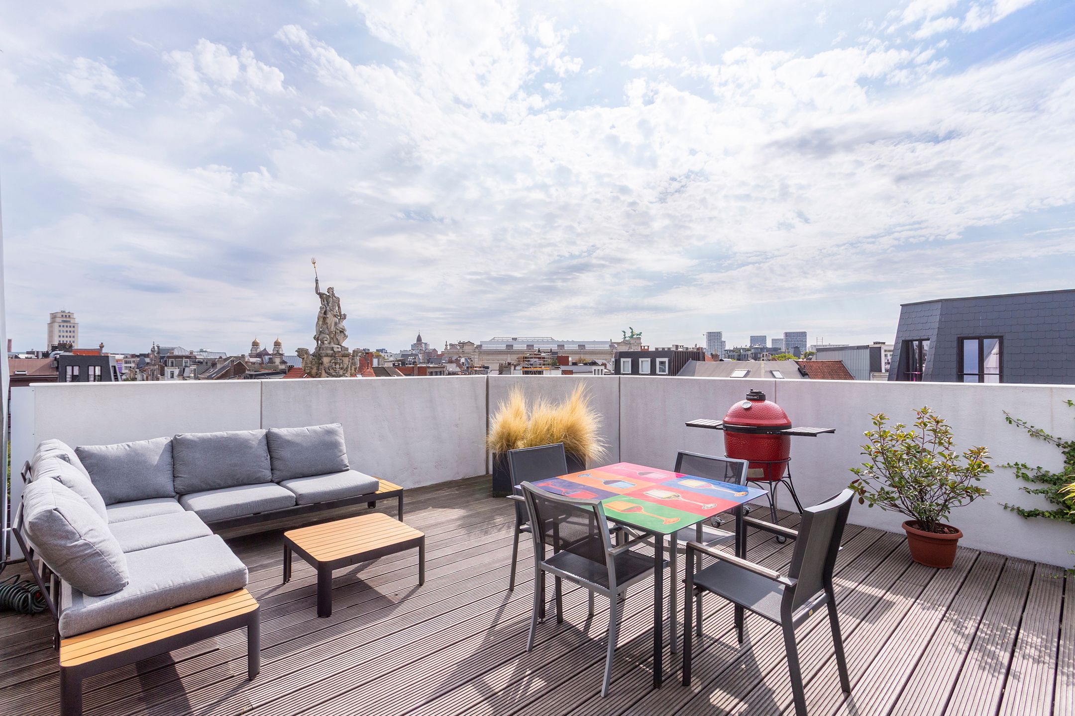 penthouse met riant dakterras aan de Marnixplaats foto 2