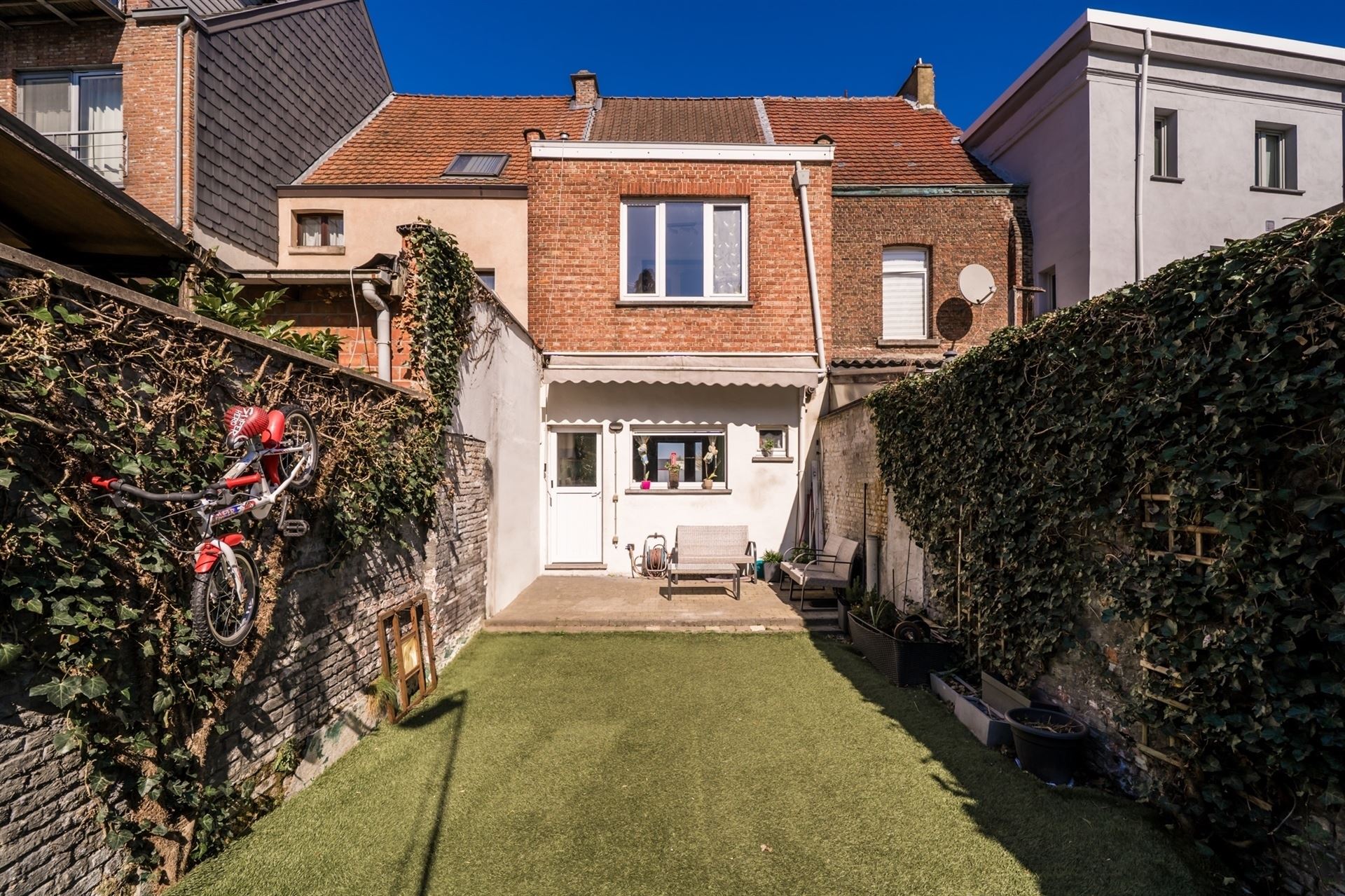 Op te frissen woning gelegen op een toplocatie foto 3