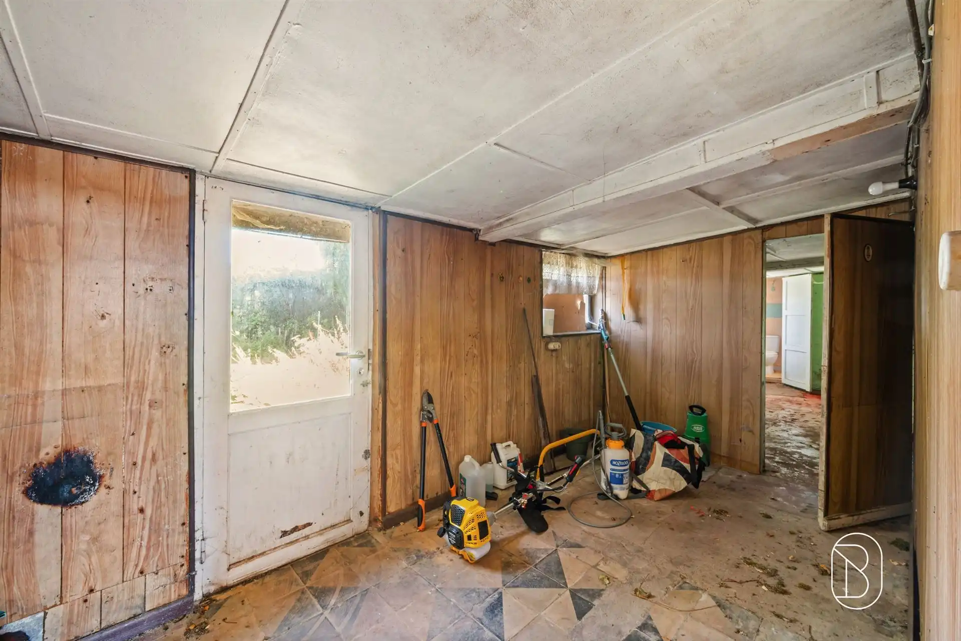 Volledig te renoveren woning, veel potentieel! foto 31