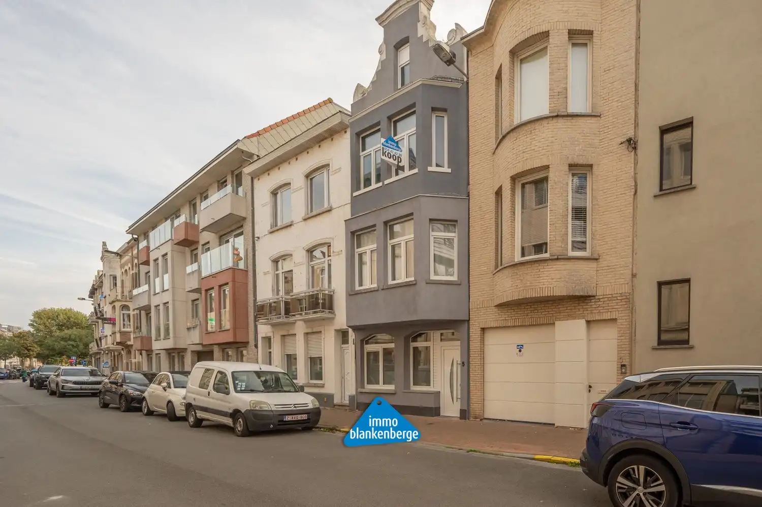 Hoofdfoto van de publicatie: Volledig gerenoveerd duplexappartement nabij het Stationsplein en de Zeedijk