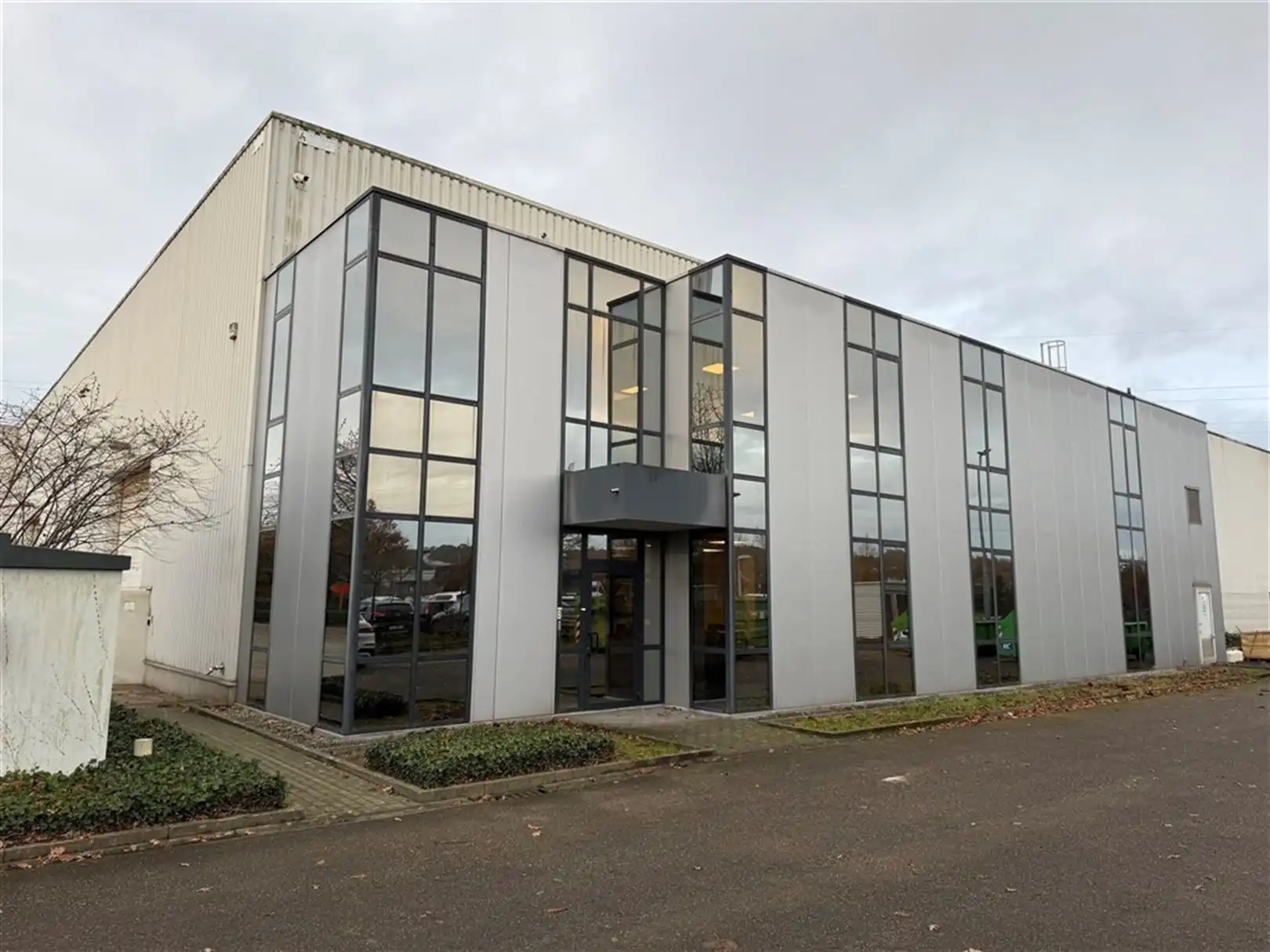 Goed gelezen magazijnen te Genk foto 10