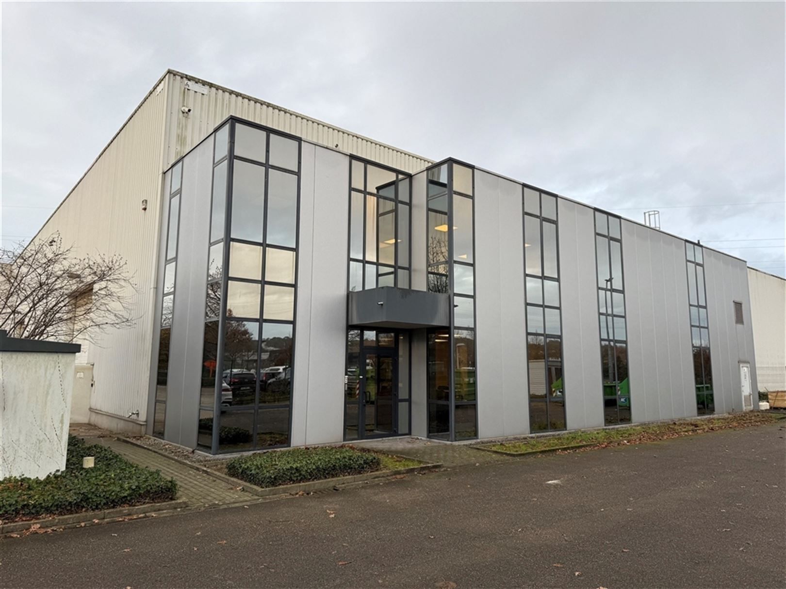 Goed gelezen magazijnen te Genk foto 10