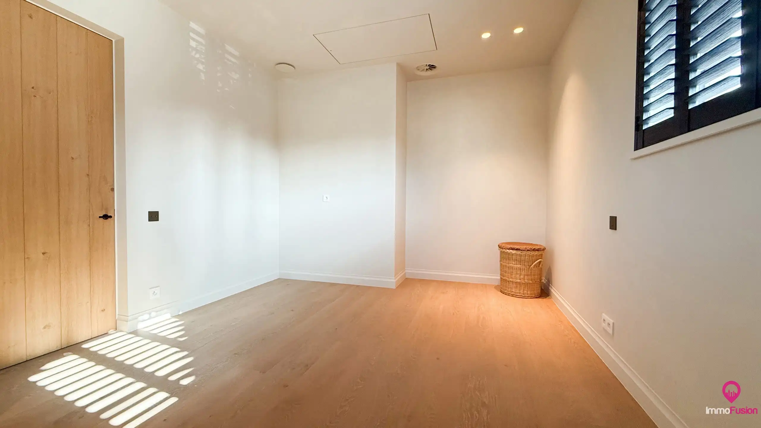 Gelijkvloerse nieuwbouw in pastorijstijl met kelder en lift! foto 37