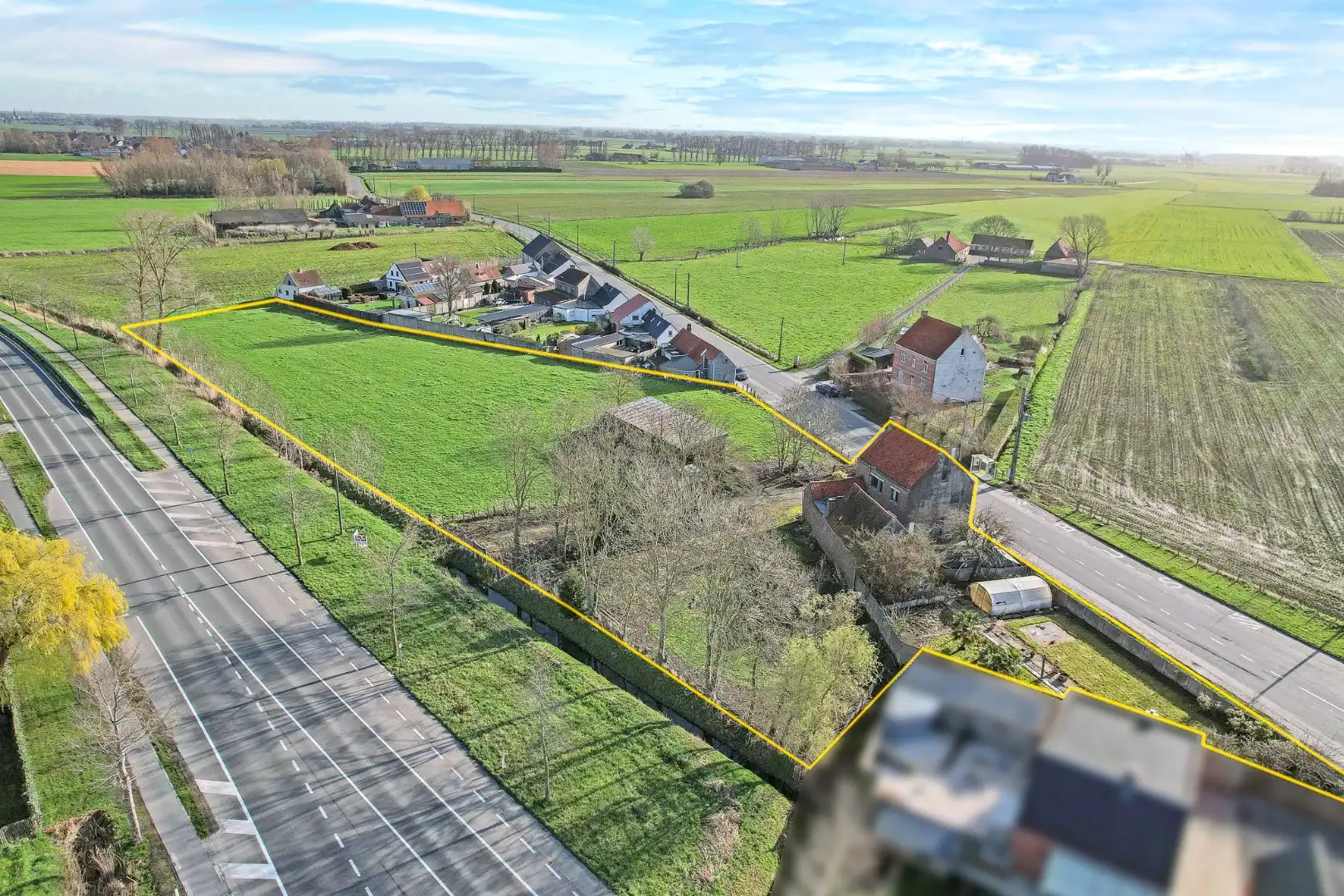 Te renoveren woning met 5 slaapkamers op 8.102 m²  te Diksmuide! foto 12