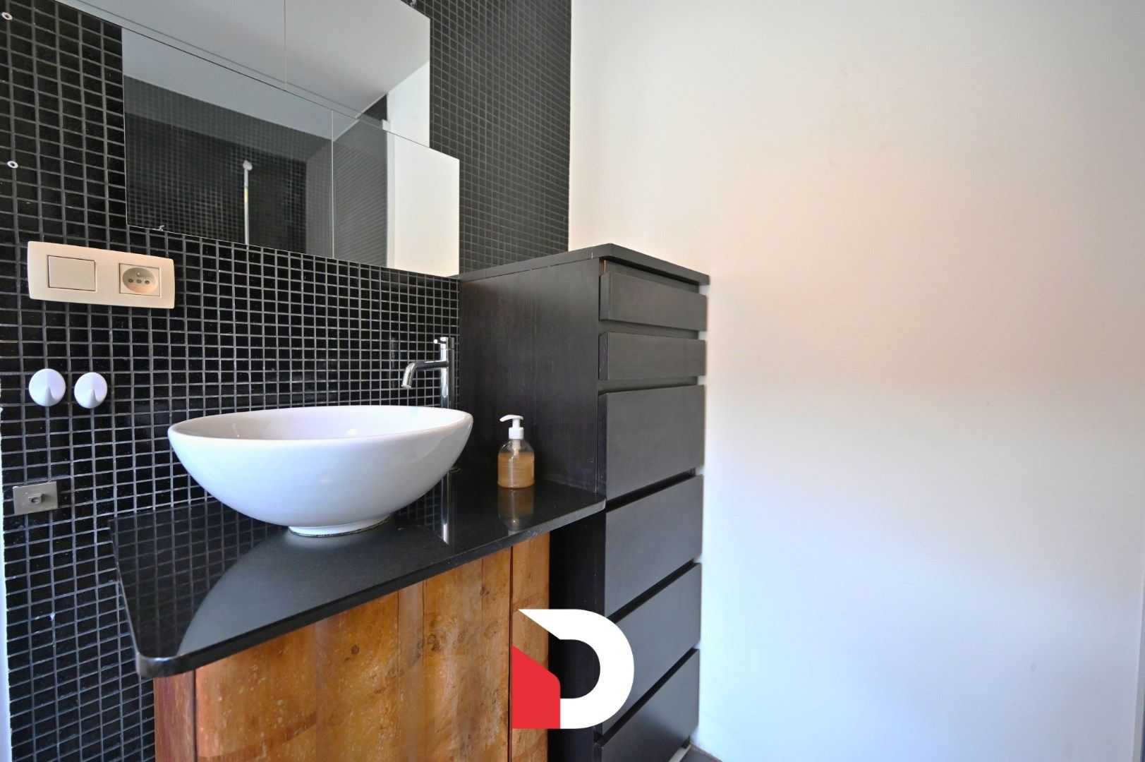 Rijwoning in centrum Brugge met 2 slaapkamers foto 11
