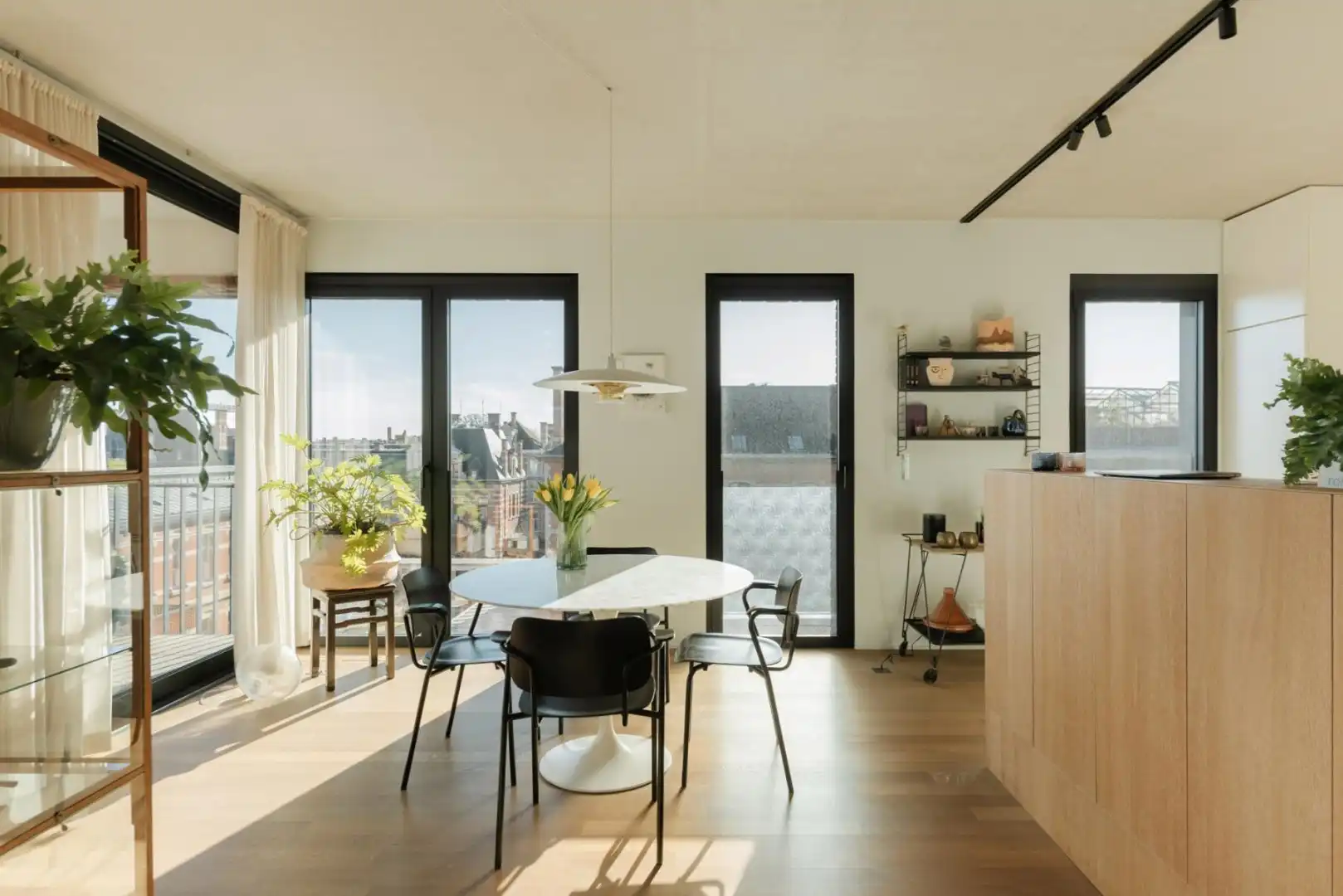 Groen Kwartier: zonovergoten, gemeubeld appartement met terras foto 7