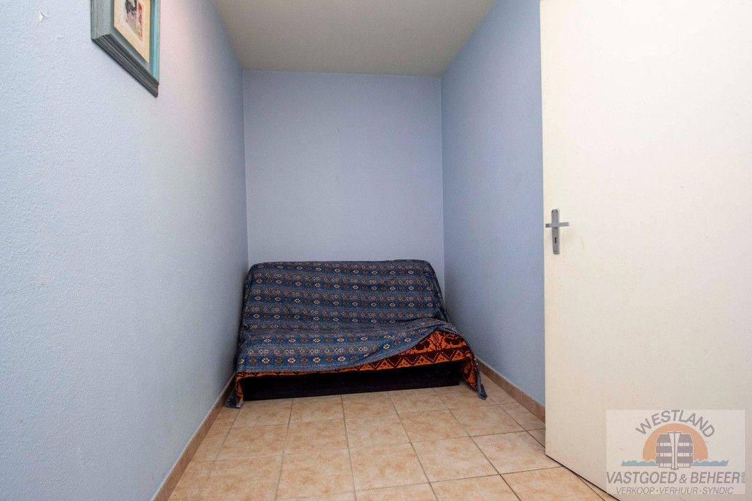 Te renoveren gelijkvloers appartement met 2 slaapkamers te koop in Nieuwpoort Bad foto 3