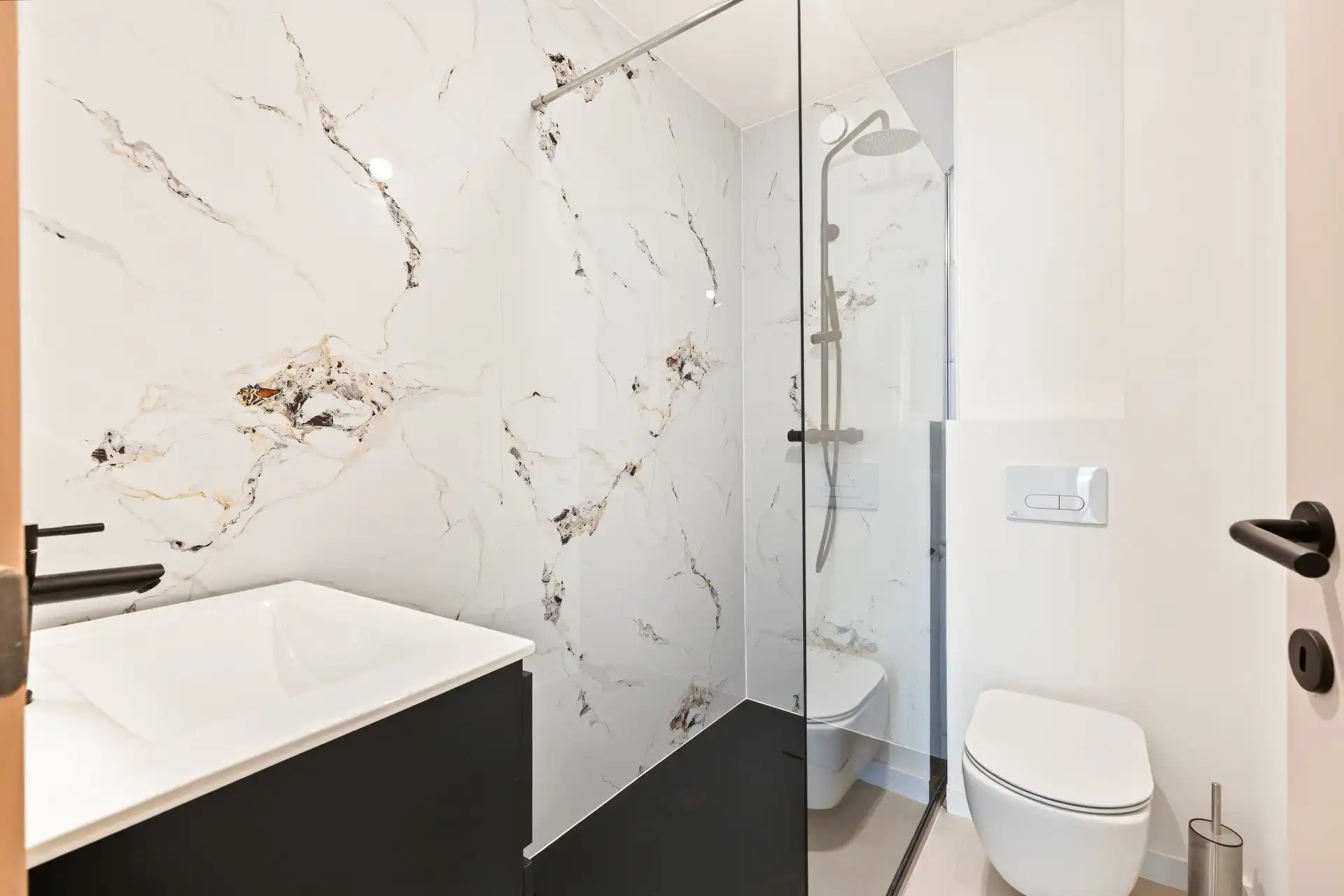 Instapklaar appartement in het hartje Sint-Niklaas foto 9