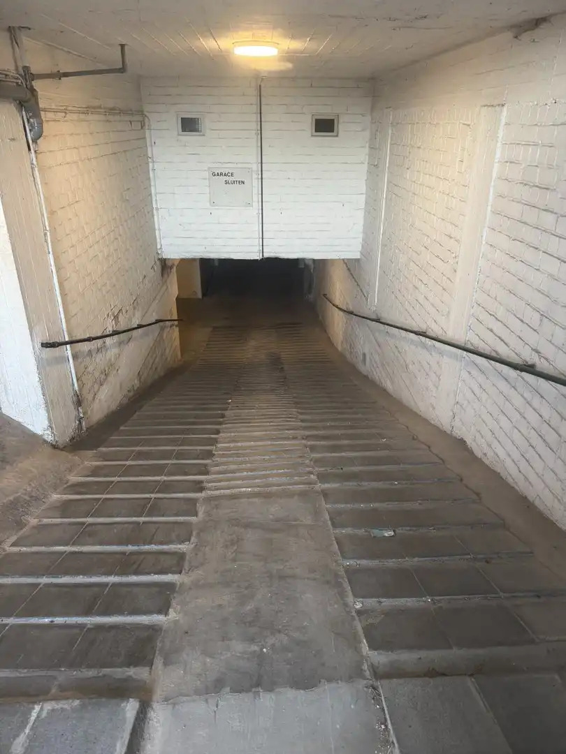 Ondergrondse garagebox met uitbreidingsmogelijkheid nabij zeedijk foto 6