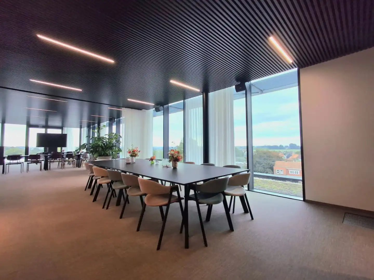 INSTAPKLAAR KANTOOR IN HARTJE TIELT foto 17