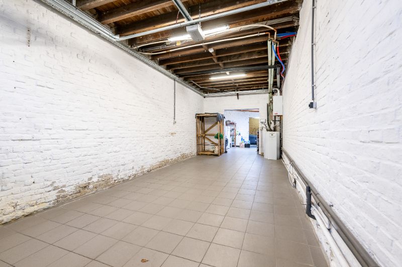 Instapklare woning met ruime garage en tuin. foto 16