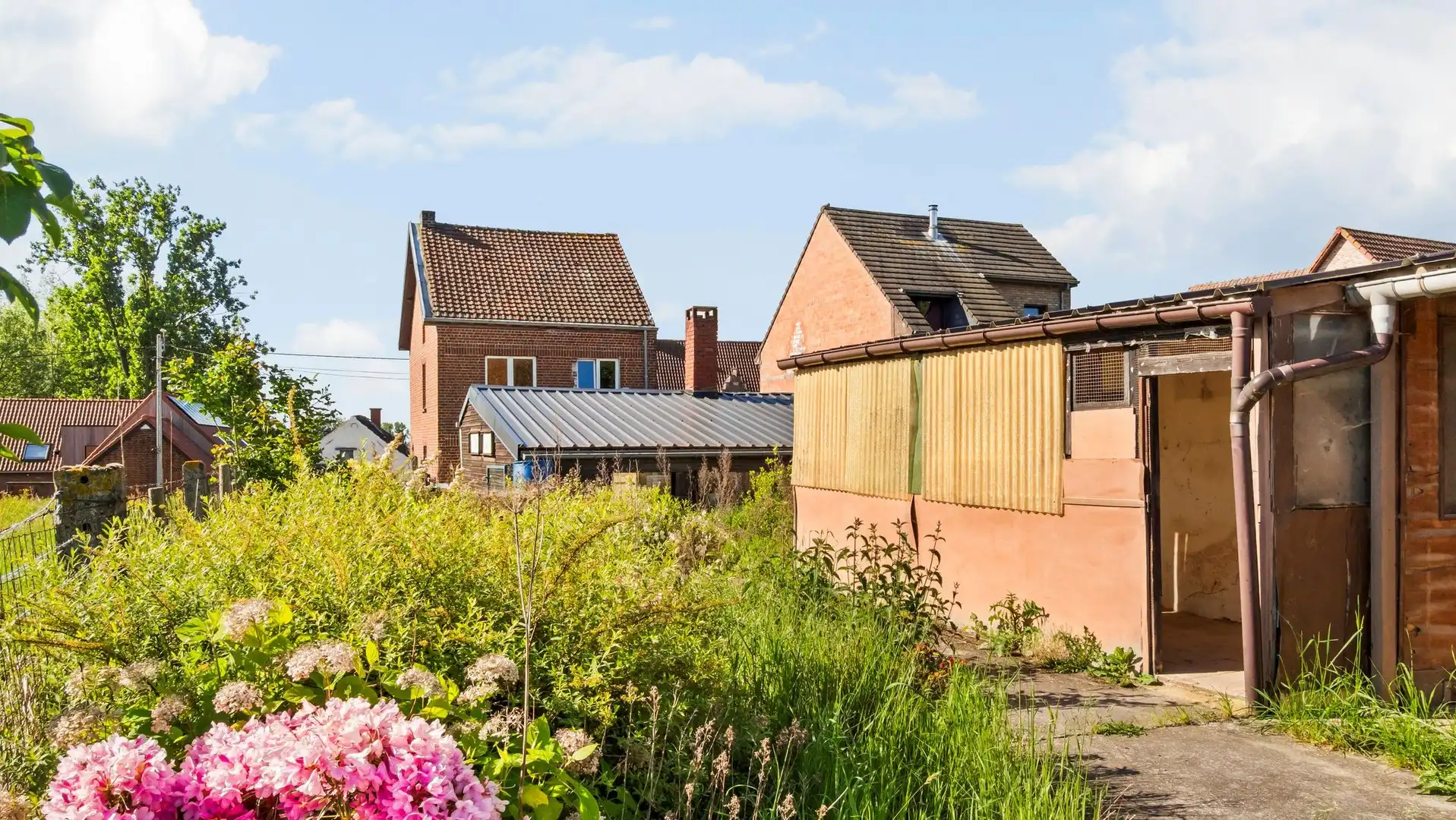 Nieuwe voorwaarden voor deze te renoveren halfopen woning op een prachtig perceel van 1900m² foto 5