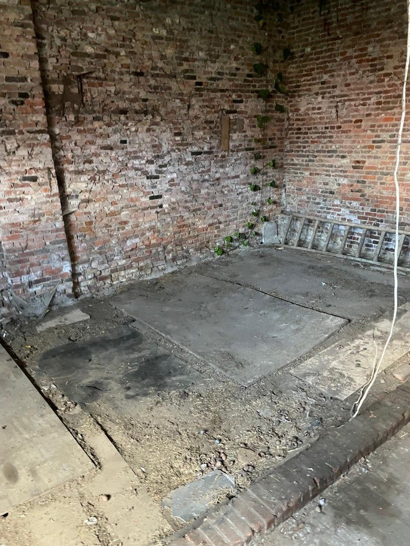 Appartementsgebouw met aanpalende schuur foto 11