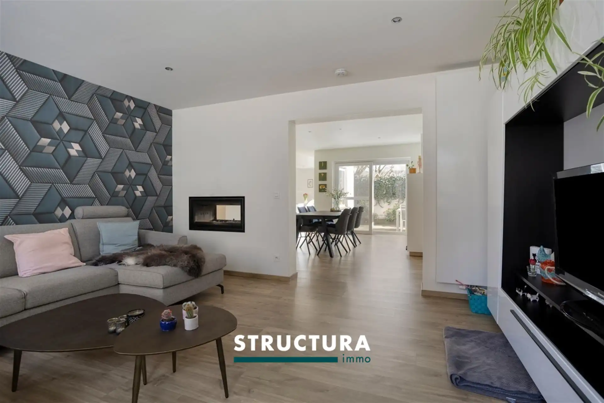 Ruime, volledig gerenoveerde woning in hartje centrum foto 7