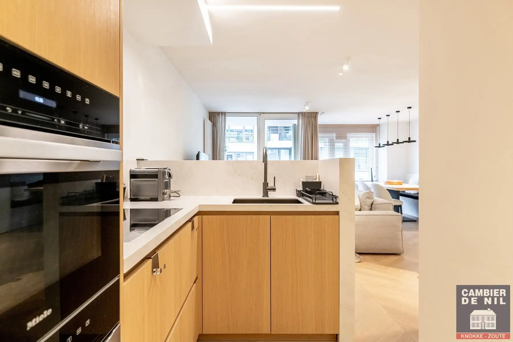 Volledig gerenoveerd appartement met 2 volwaardige slaapkamers – centrum Knokke foto 11