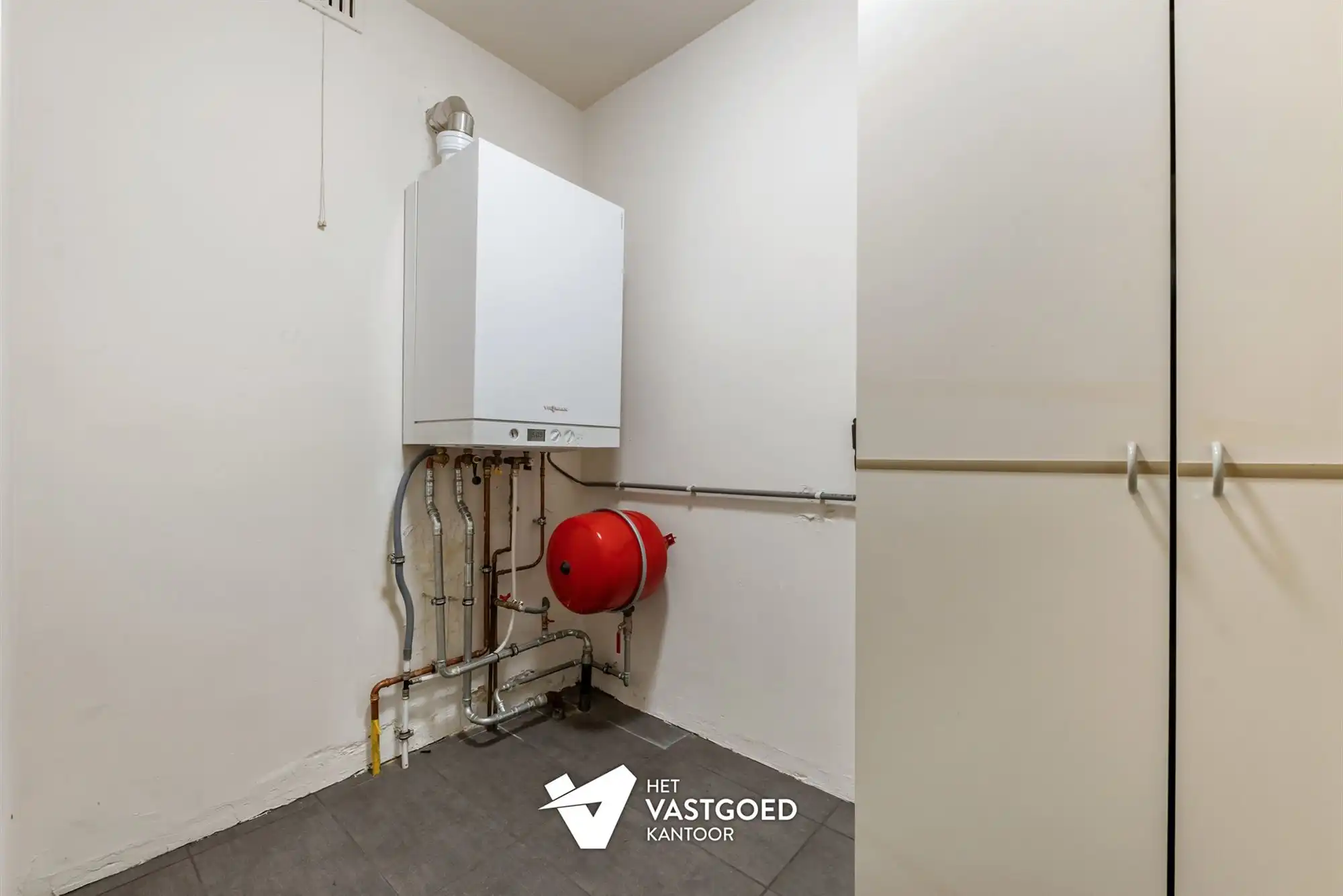 INSTAPKLARE GELIJKVLOERSE WONING OP RUSTIGE LIGGING foto 13