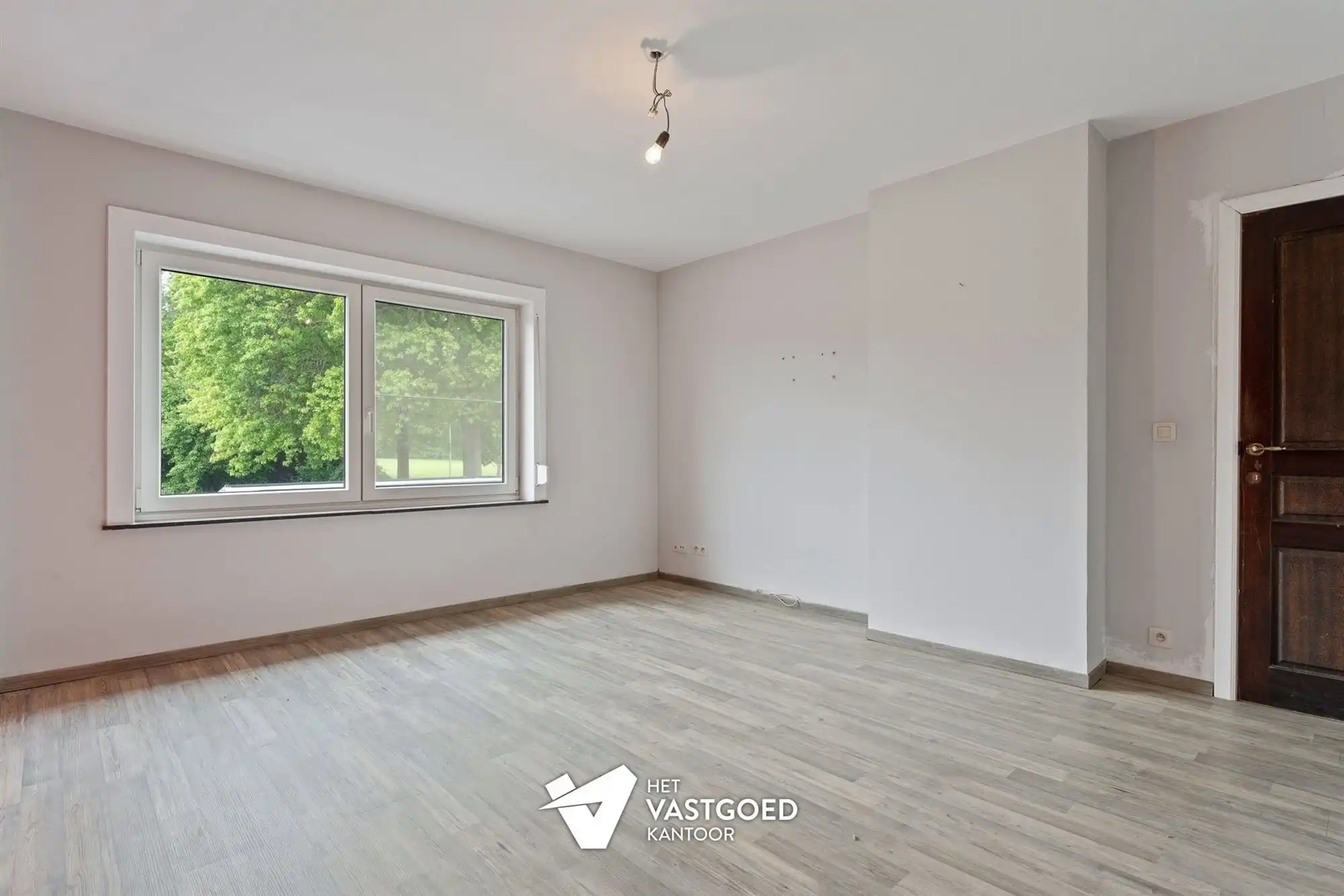 VOLLEDIG GERENOVEERDE WONING OP IDEALE LIGGING foto 17