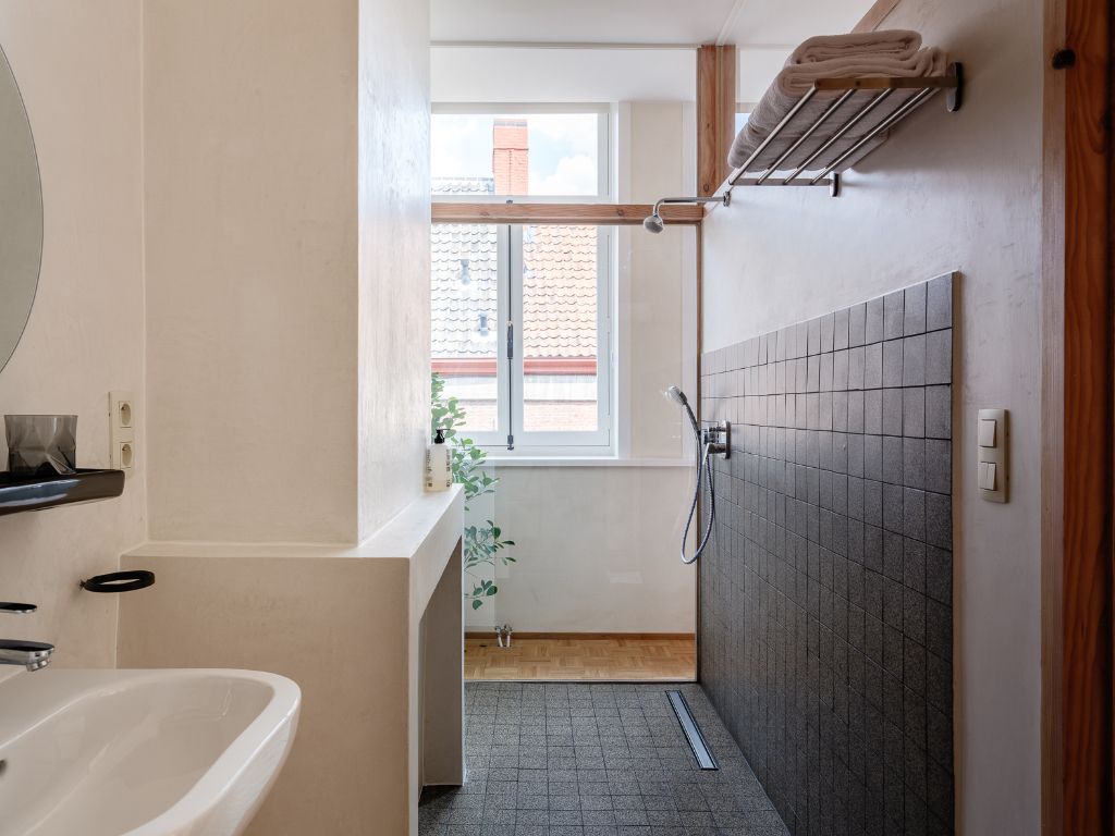 Bijzonder duplexappartement (240 m²) met vier slaapkamers, telkens met eigen sanitair en buitenruimte, gelegen in een kleinschalige residentie nabij het Zuid. foto 5