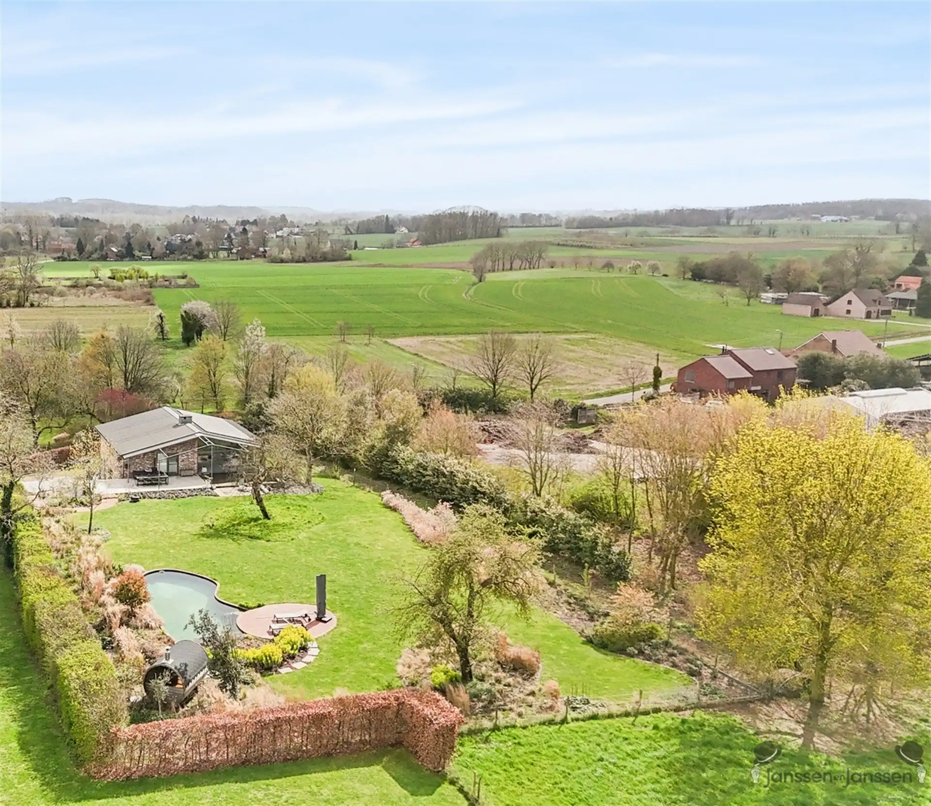 Unieke landelijk-moderne villa met adembenemend uitzicht aan Troostembergbos foto 5