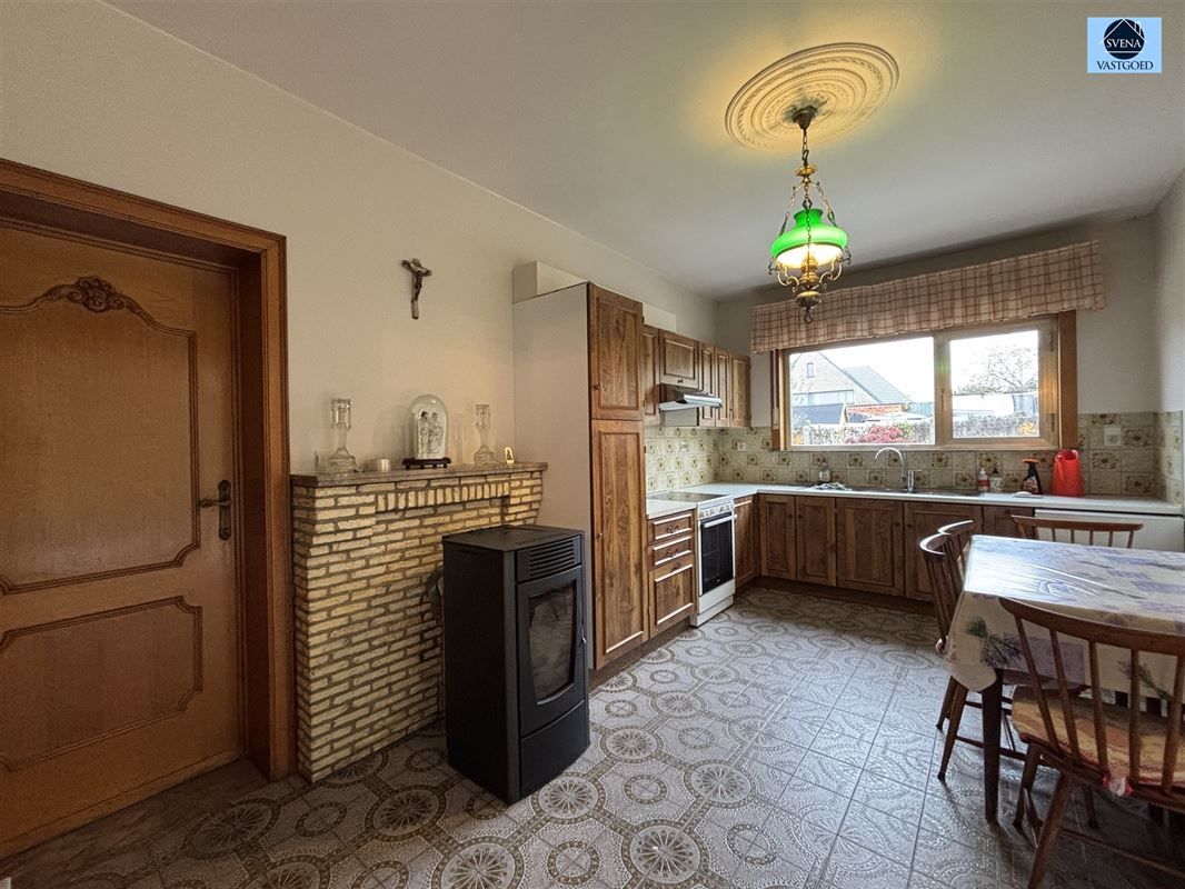 KARAKTERVOLLE HALFOPEN BEBOUWING MET 3 SLAAPKAMERS EN TUIN foto 7