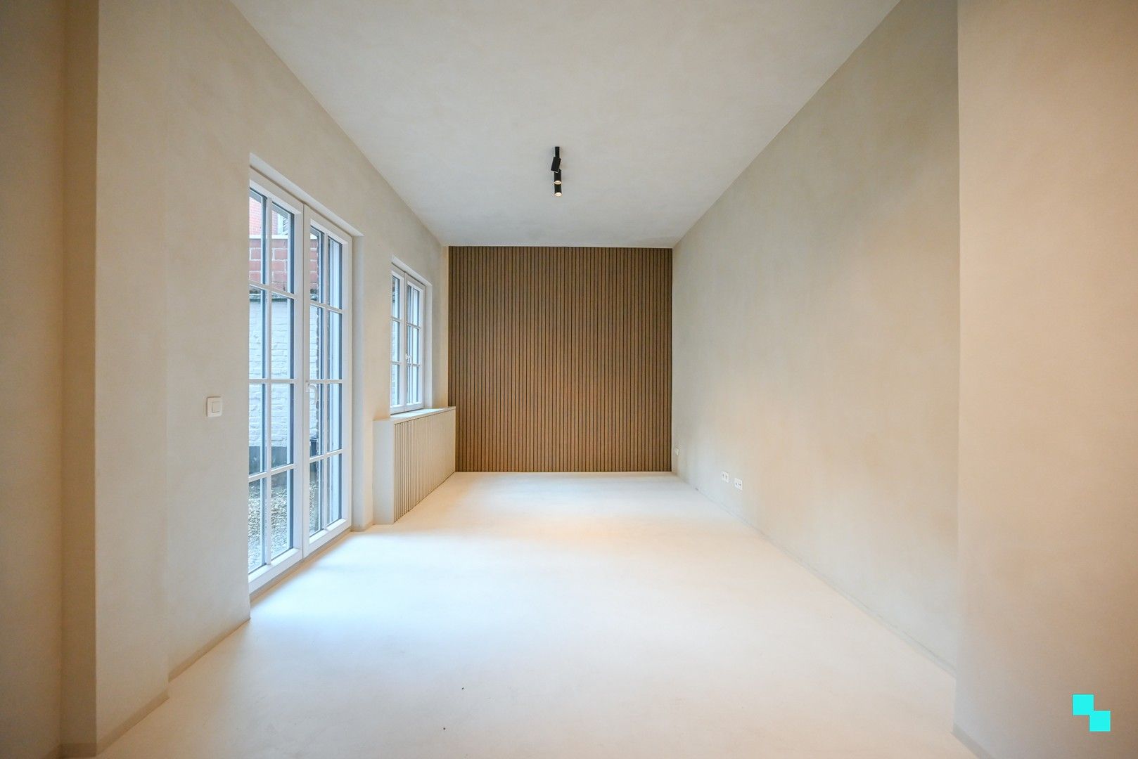 Stijlvol gerenoveerd appartement in hartje Kortrijk foto 5
