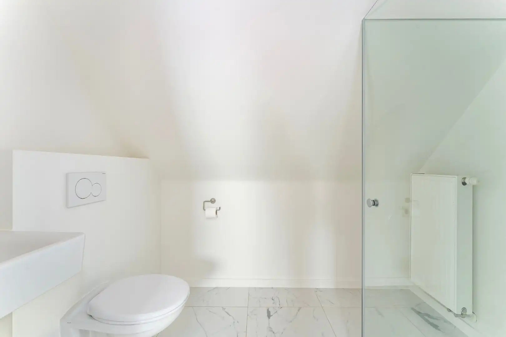 Exclusief gerenoveerde vrijstaande villa in rustige en residentiële omgeving foto 23